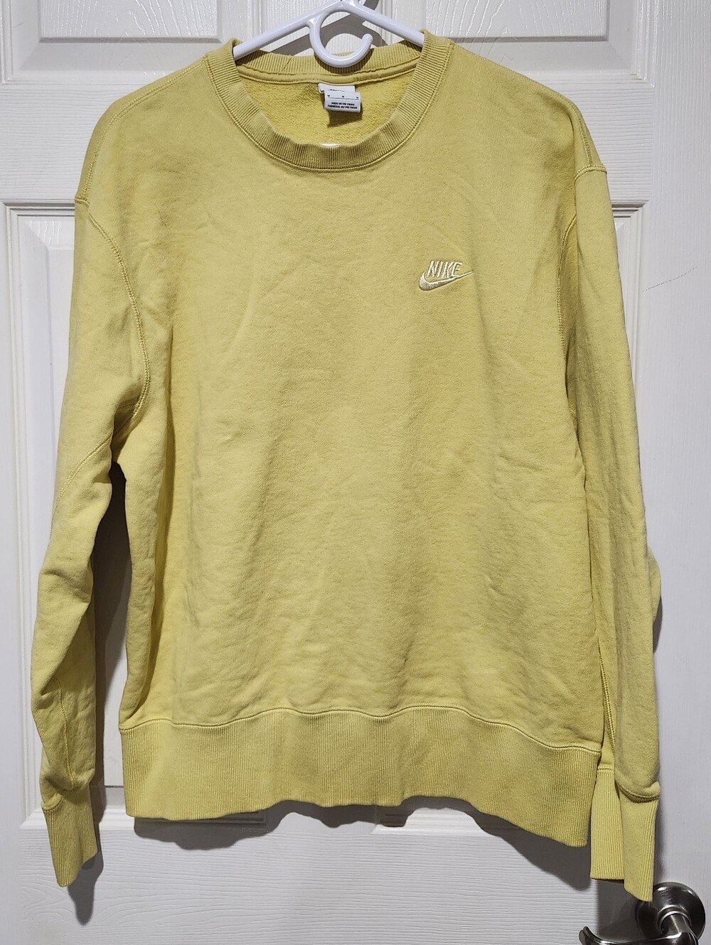 Nike Women's Yellow Crewneck Sweatshirt Size Medium